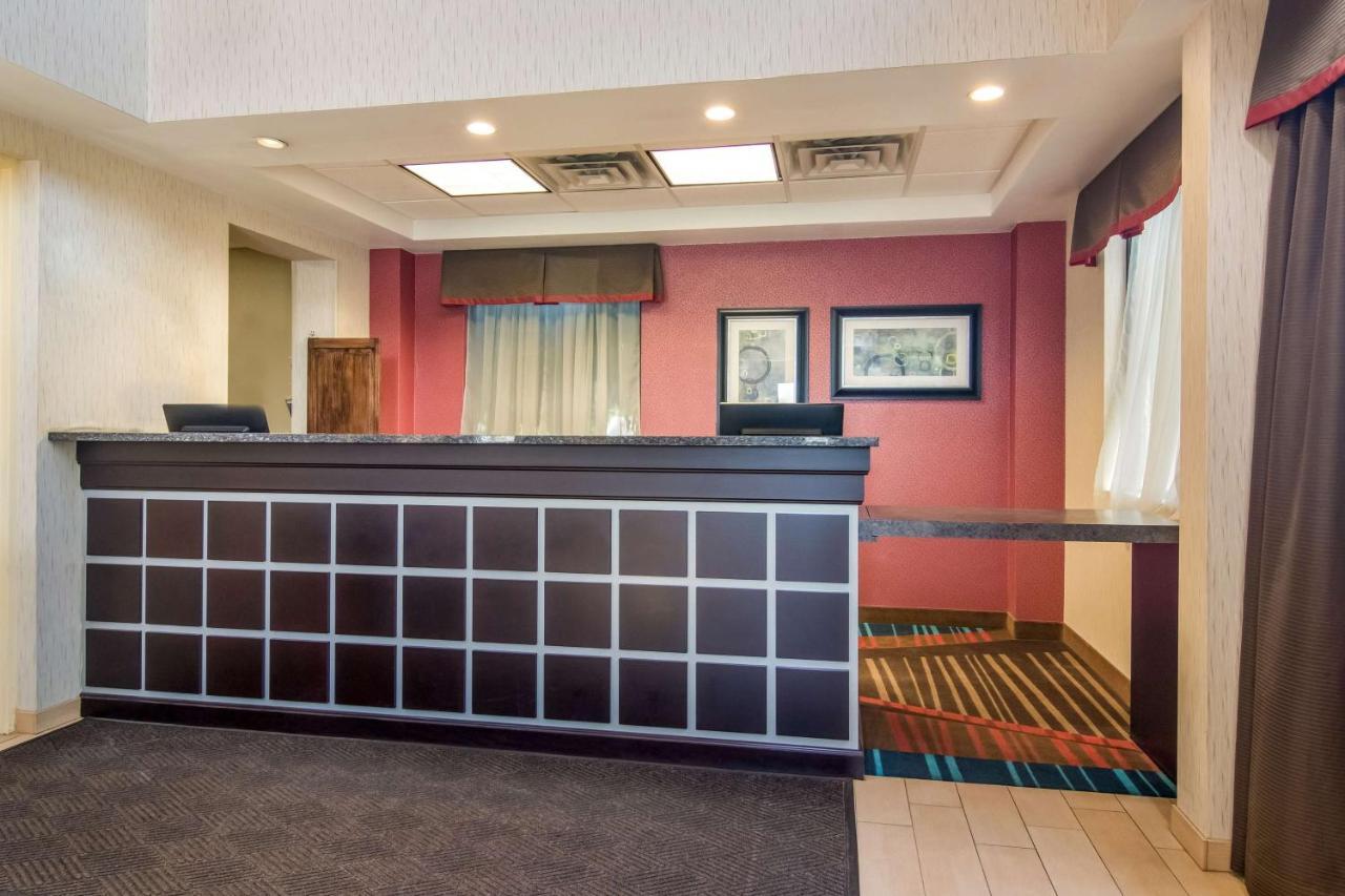 Best Western Dutch Valley Inn Νέα Φιλαδέλφεια Εξωτερικό φωτογραφία
