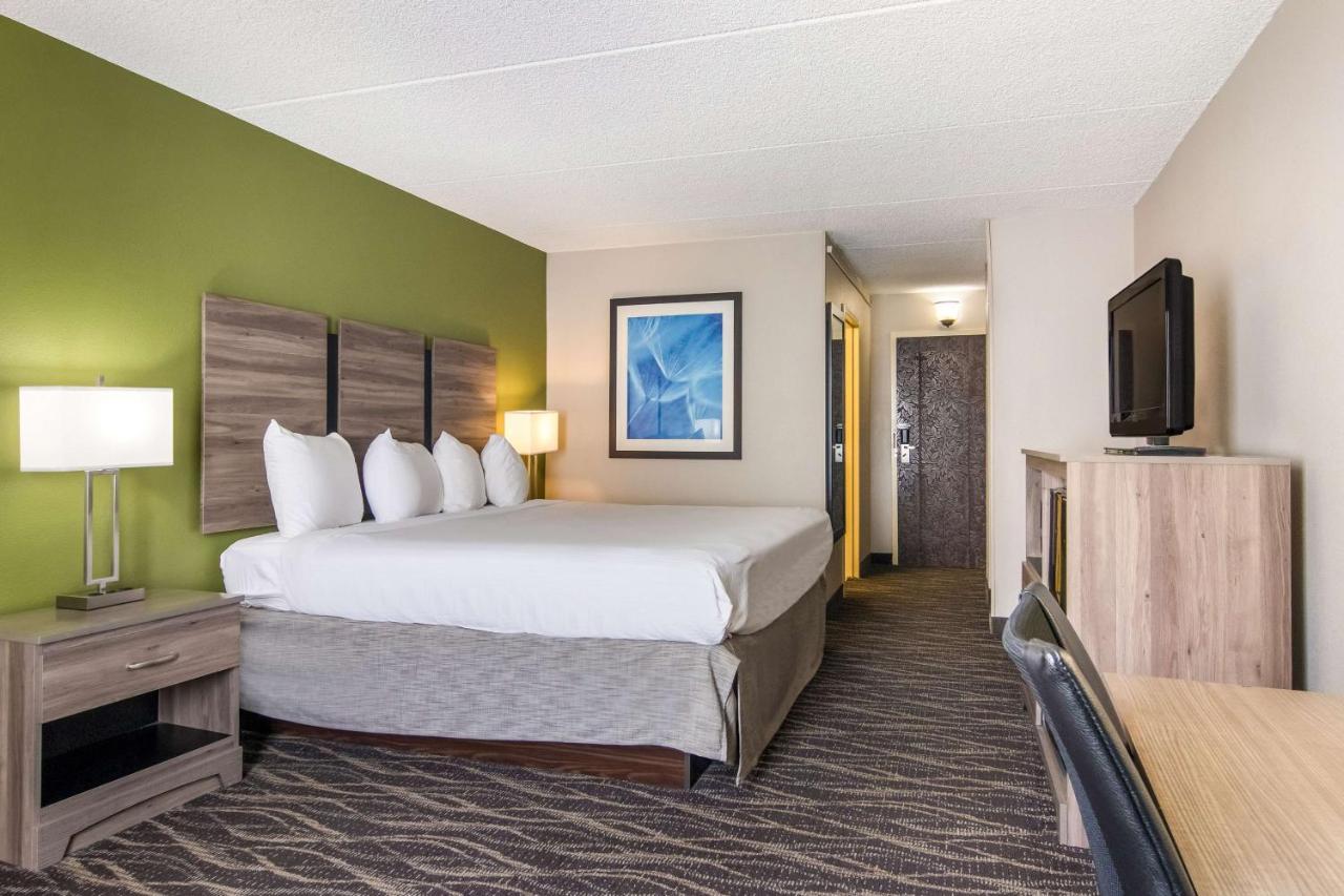 Best Western Dutch Valley Inn Νέα Φιλαδέλφεια Εξωτερικό φωτογραφία