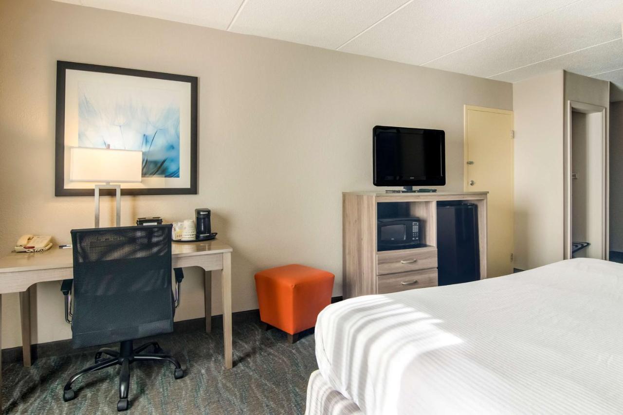 Best Western Dutch Valley Inn Νέα Φιλαδέλφεια Εξωτερικό φωτογραφία
