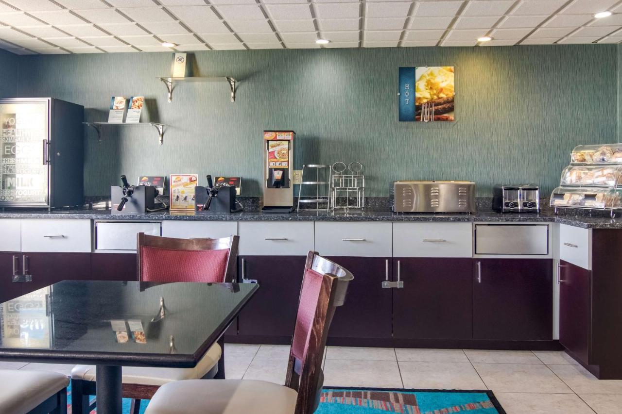 Best Western Dutch Valley Inn Νέα Φιλαδέλφεια Εξωτερικό φωτογραφία