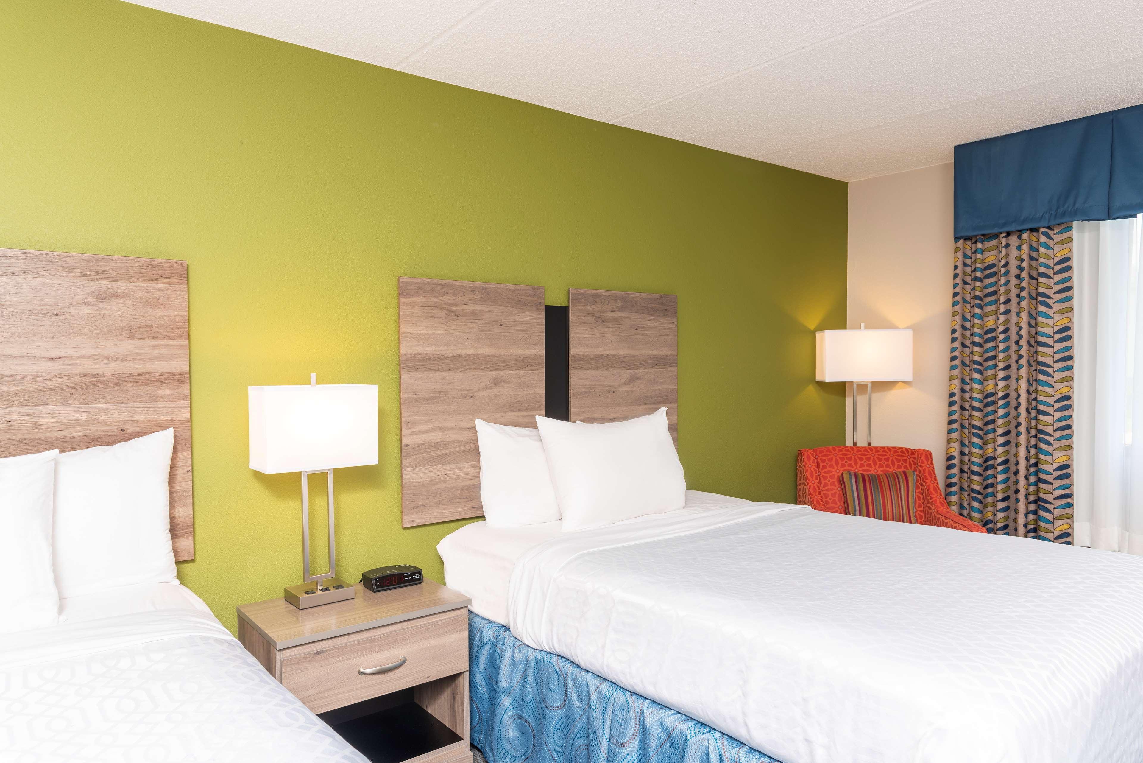 Best Western Dutch Valley Inn Νέα Φιλαδέλφεια Εξωτερικό φωτογραφία